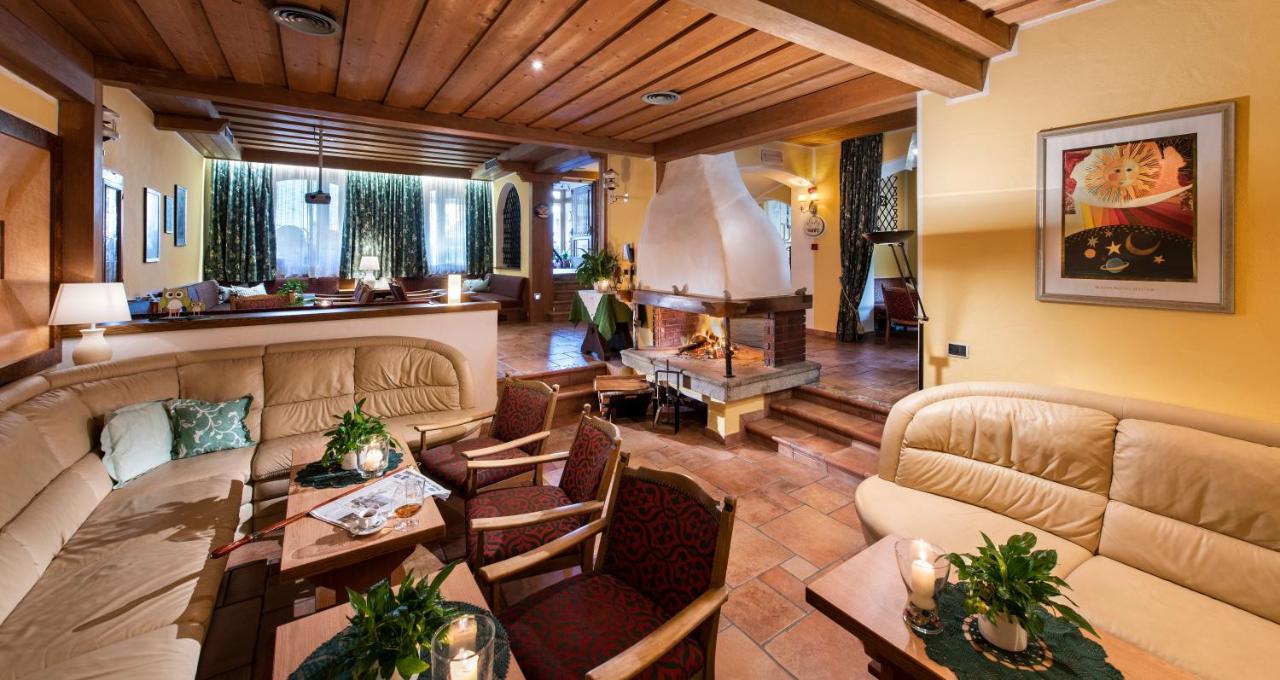 Hotel Cavallino Bianco - Weisses Roessl San Candido Ngoại thất bức ảnh