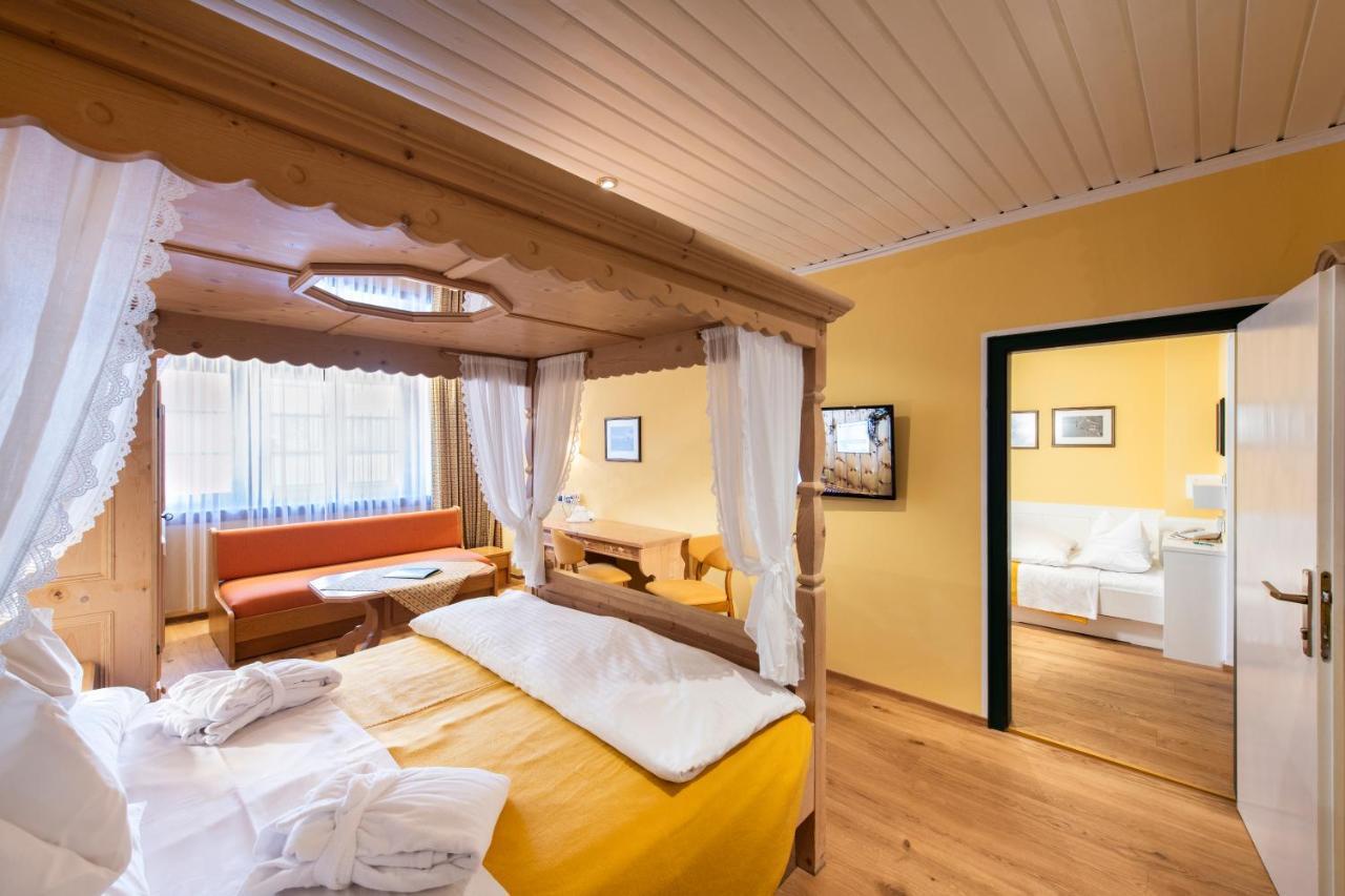 Hotel Cavallino Bianco - Weisses Roessl San Candido Ngoại thất bức ảnh