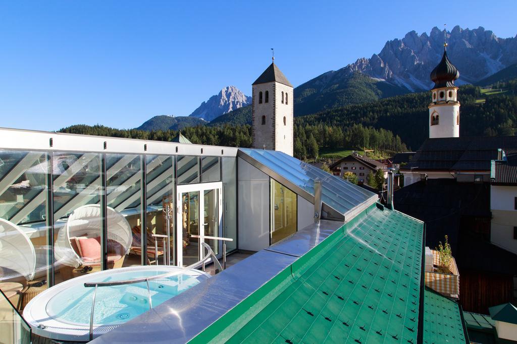 Hotel Cavallino Bianco - Weisses Roessl San Candido Ngoại thất bức ảnh